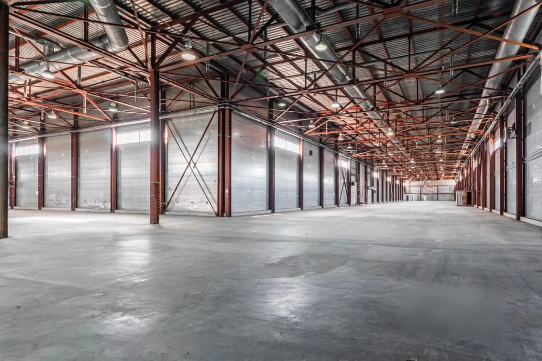 Сдается склад, 2 500 м² — фото 1