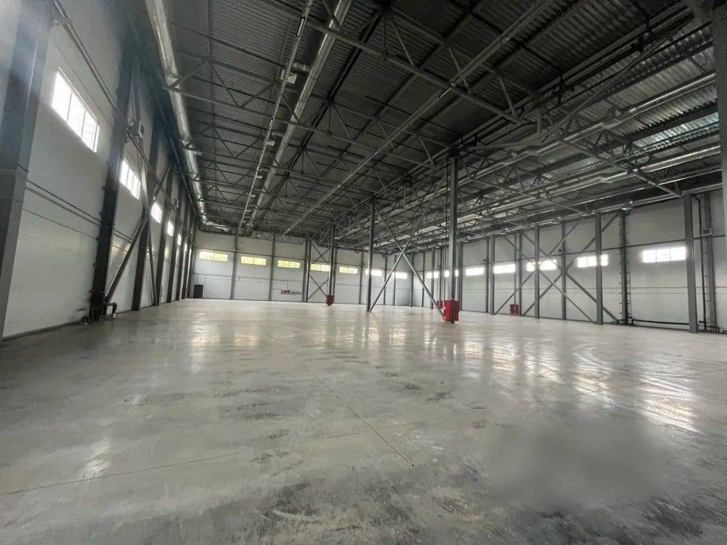 Сдается склад, 3 000 м² — фото 1