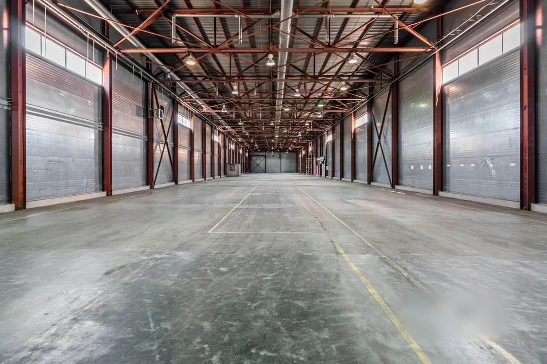 Сдается склад, 2 500 м² — фото 1