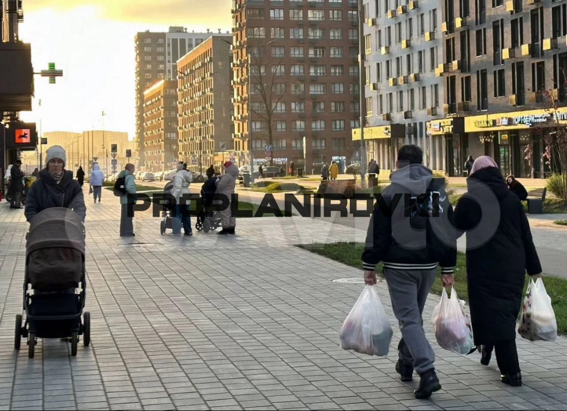 ЛОТ 3203. БЕЗ КОМИССИИ! ПРЕДЛОЖЕНИЕ ОТ СОБСТВЕННИКА! Предлагается в аренду помещение с отдельным входом, на первой линии. 

Подведены мокрые точки, хороший пешеходный трафик, отличная видимость, доступ 24/7. Рассматриваются такие виды аренды как: табак, цветы, аптека, ПВЗ, химчистка, пункт выдачи за