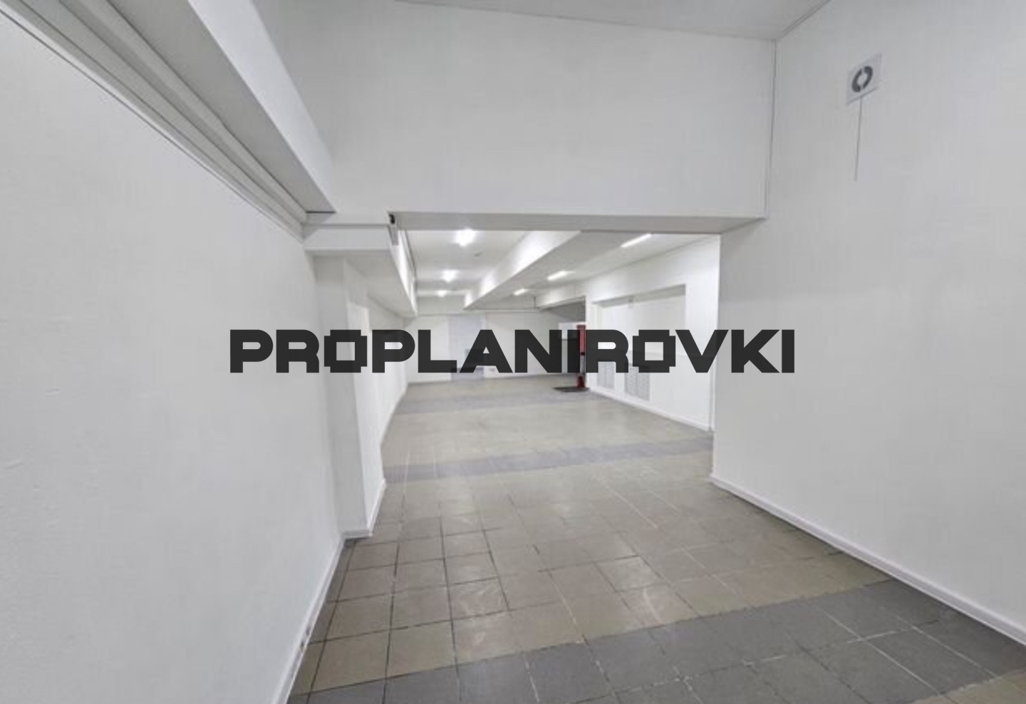 ЛОТ 3205. БЕЗ КОМИССИИ! ПРЕДЛОЖЕНИЕ ОТ СОБСТВЕННИКА! Предлагается в аренду помещение свободного назначения которое подходит для различных видов деятельности. 

Идеально подходит для букмекерской конторы, склада, фулфилмента, магазина или легкого производства. Помещение располагается на первой линии 