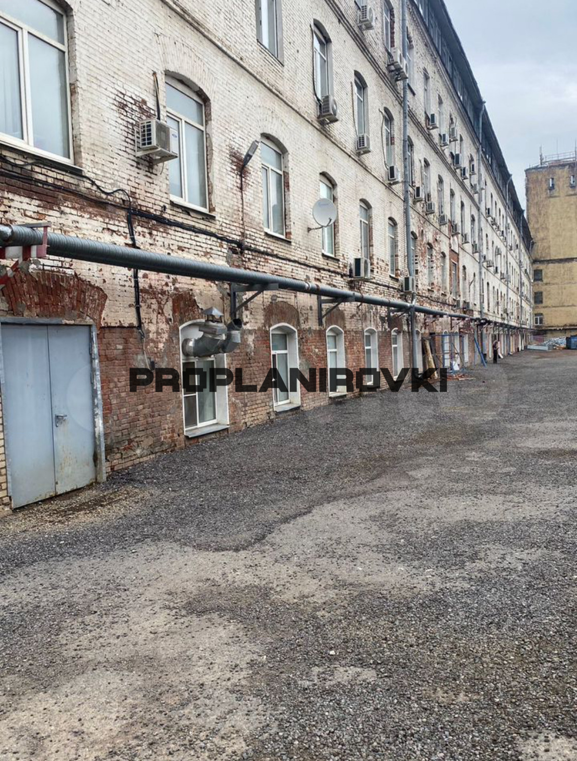 ЛОТ 3206. БЕЗ КОМИССИИ! ПРЕДЛОЖЕНИЕ ОТ СОБСТВЕННИКА! Предлагается в аренду площадь для склада и некоторого производства или мастерской.

Напольное покрытие - стяжка с антипылью. Центральное отопление, электросеть - 100 кВт. Круглосуточная охраняемая территория, парковка для легкового и грузового тра