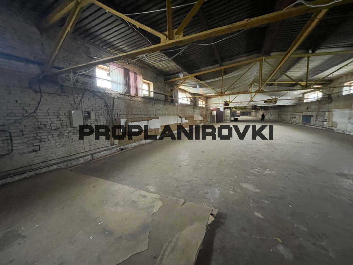 ЛОТ 3218-1. БЕЗ КОМИССИИ! ПРЕДЛОЖЕНИЕ ОТ СОБСТВЕННИКА! Предлагается в аренду с центральным отоплением, на втором этаже.

Грузовой лифт с габаритами: высота - 2м., ширина - 2м., глубина - 2м., с грузоподъемностью в 2т, лестница на этаж. Нагрузка на пол - 500 кг. Высота потолков от 4-х метров. Имеется