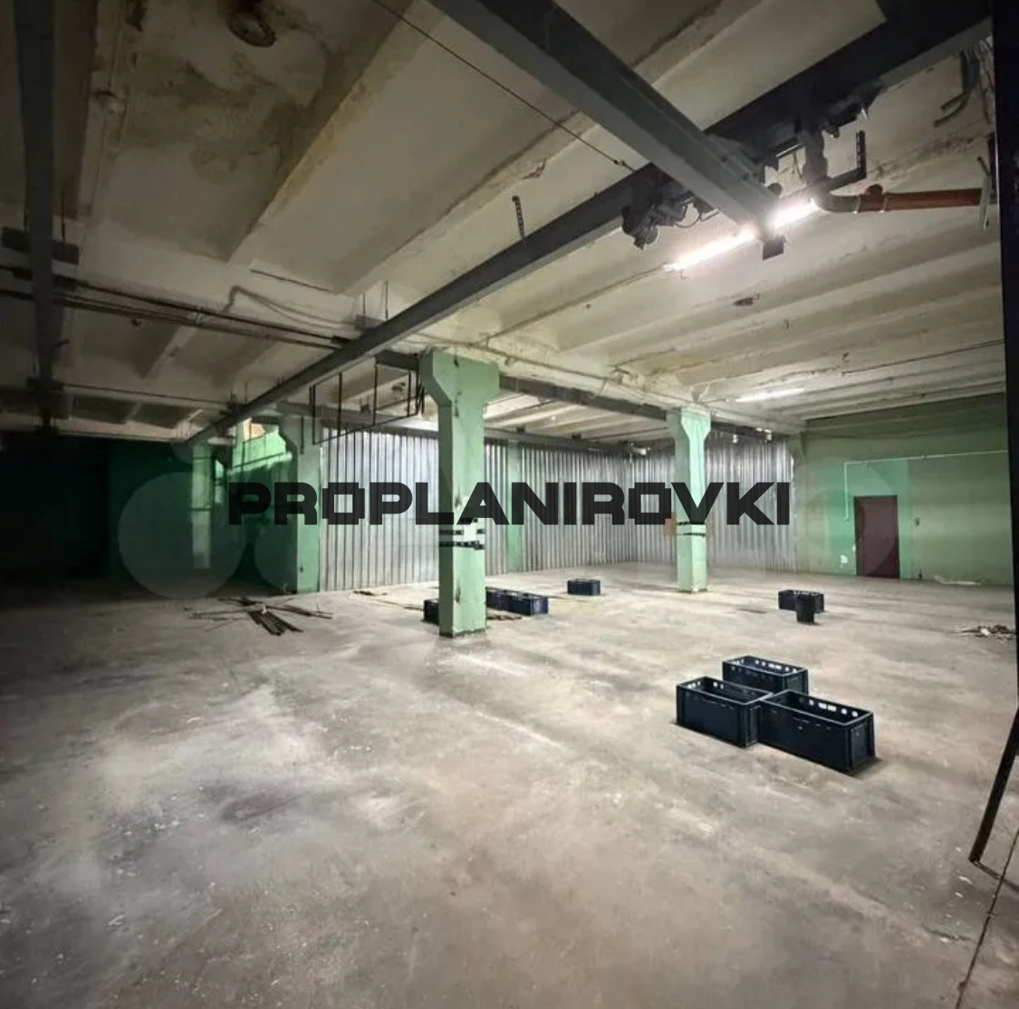 ЛОТ 3226. БЕЗ КОМИССИИ! ПРЕДЛОЖЕНИЕ ОТ СОБСТВЕННИКА! Сдаются в аренду производственно-складские площади на территории Прожекторного завода.  

Высота потолков - 4.6м, бетонное покрытие пола, грузовые лифты до 3.2 тонн - 3 шт., пассажирский лифт, пандус. В наличии имеются и другие площади. Въезд плат