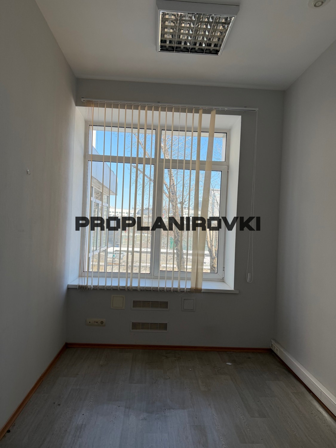 БЕЗ КОМИССИИ!ПРЕДЛОЖЕНИЕ ОТ СОБСТВЕННИКА!
Этаж:	2-й этаж
Назначение помещения:	под офис
Планировка:	кабинетная
Состояние помещения:	за выездом арендатора
Дополнительно:	уборка, интернет, телефон