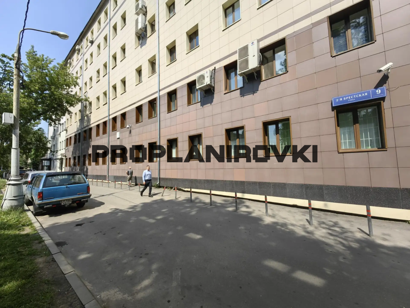 БЕЗ КОМИССИИ!ПРЕДЛОЖЕНИЕ ОТ СОБСТВЕННИКА!
Этаж-1

Класс офиса-B

Юридический адрес-Предоставляется

Охрана-На входе и видеонаблюдение

Лифт-Да

Состояние-отличное

Расположение комнат-коридорная система

Санузел-общий на этаже

Подсобные помещения-Нет

Возможна перепланировка-Нет

Коммунальные плате