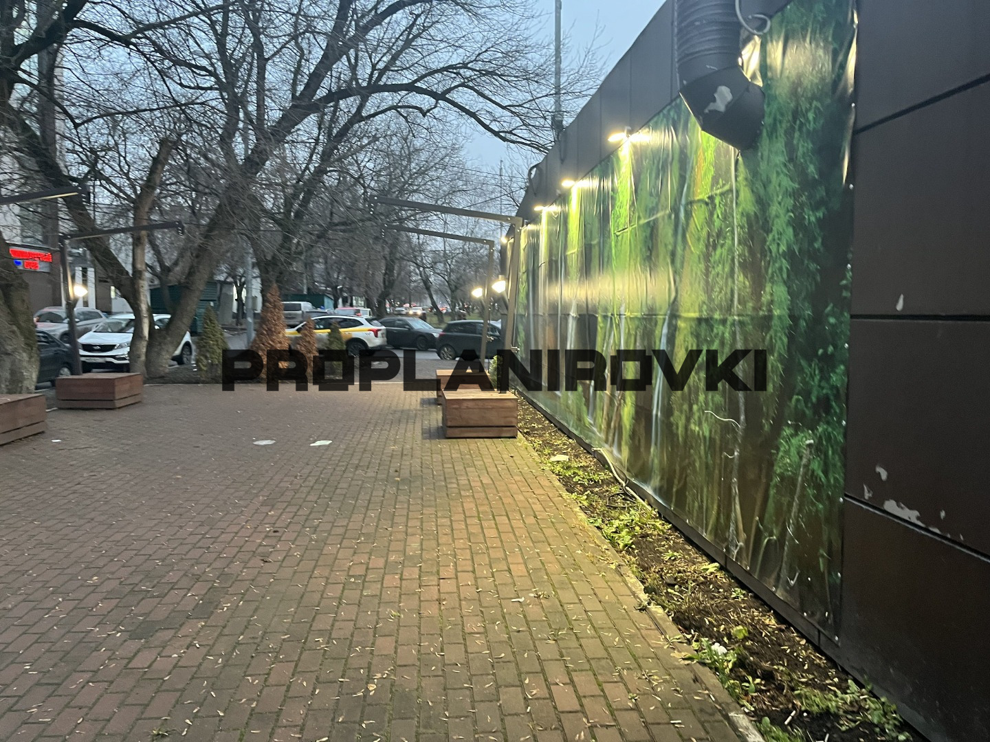 Предлагаем в аренду современное коммерческое помещение по адресу: Москва, Рязанский проспект, 32к1. Это отличная возможность для развития вашего бизнеса: высокая проходимость, удобная транспортная доступность и развитая инфраструктура.

Отдельно стоящее здание 226,8 м², участок 620 м². Есть место по