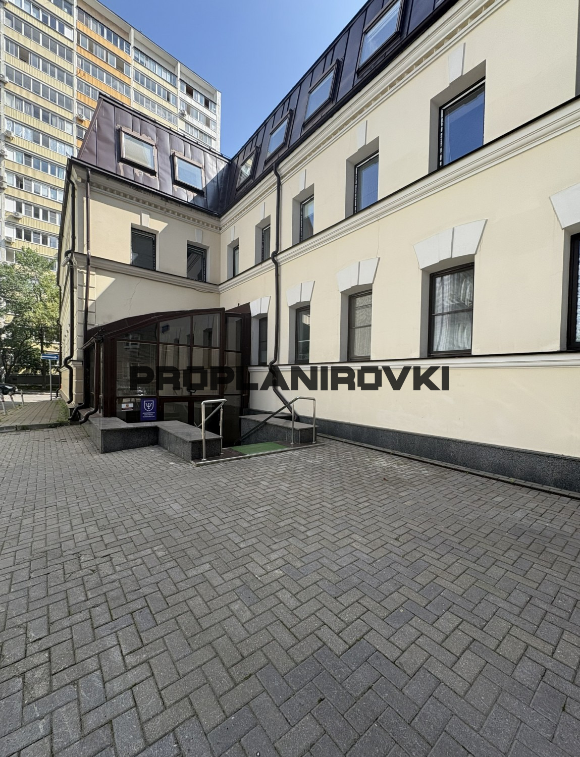 БЕЗ КОМИССИИ!ПРЕДЛОЖЕНИЕ ОТ СОБСТВЕННИКА!
Ежегодная индексация арендной платы:	10%
Срок договора:	от 3-х лет
Коммунальные платежи:	электричество/ГВС/ХВС/теплоснабжение оплачиваются по счетчикам по факту потребления
Ставка эксплуатационных расходов:	1822 руб.
Ежемесячный эксплуатационный платеж:	207 