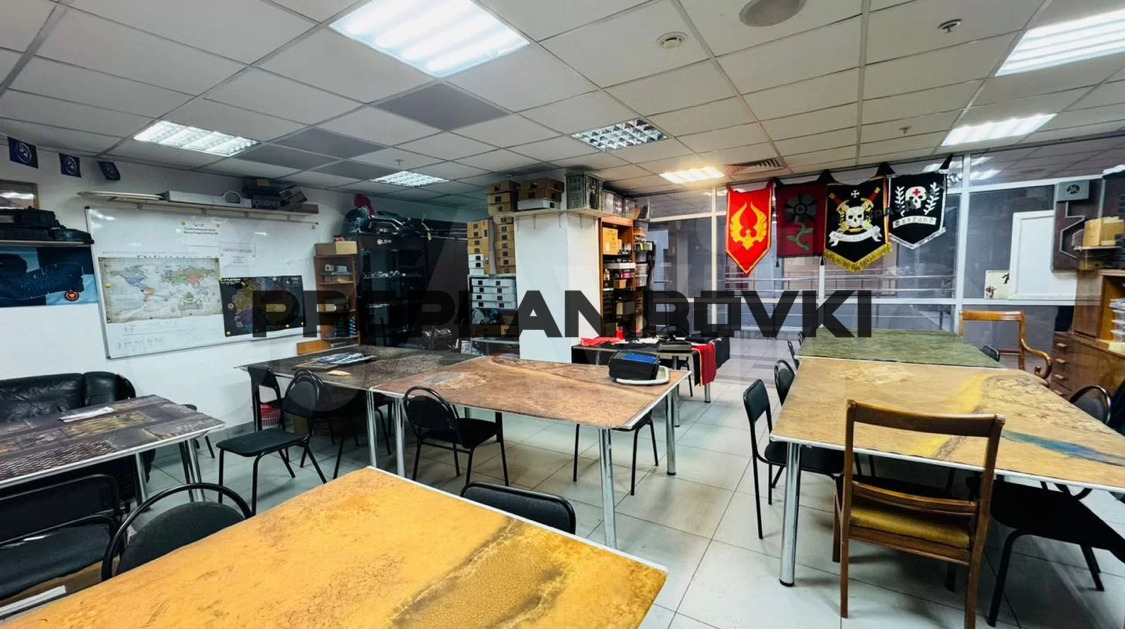 ЛОТ 3260. БЕЗ КОМИССИИ! ПРЕДЛОЖЕНИЕ ОТ СОБСТВЕННИКА! Предлагается в аренду помещение свободного назначения с пандусом для разгрузки/погрузки.

В БЦ расположен Фитнес клуб. Доступ 24/7. система вентиляции, фитнес, парковка на территории БЦ. Возможное использование помещения для фулфилмента, салона кр