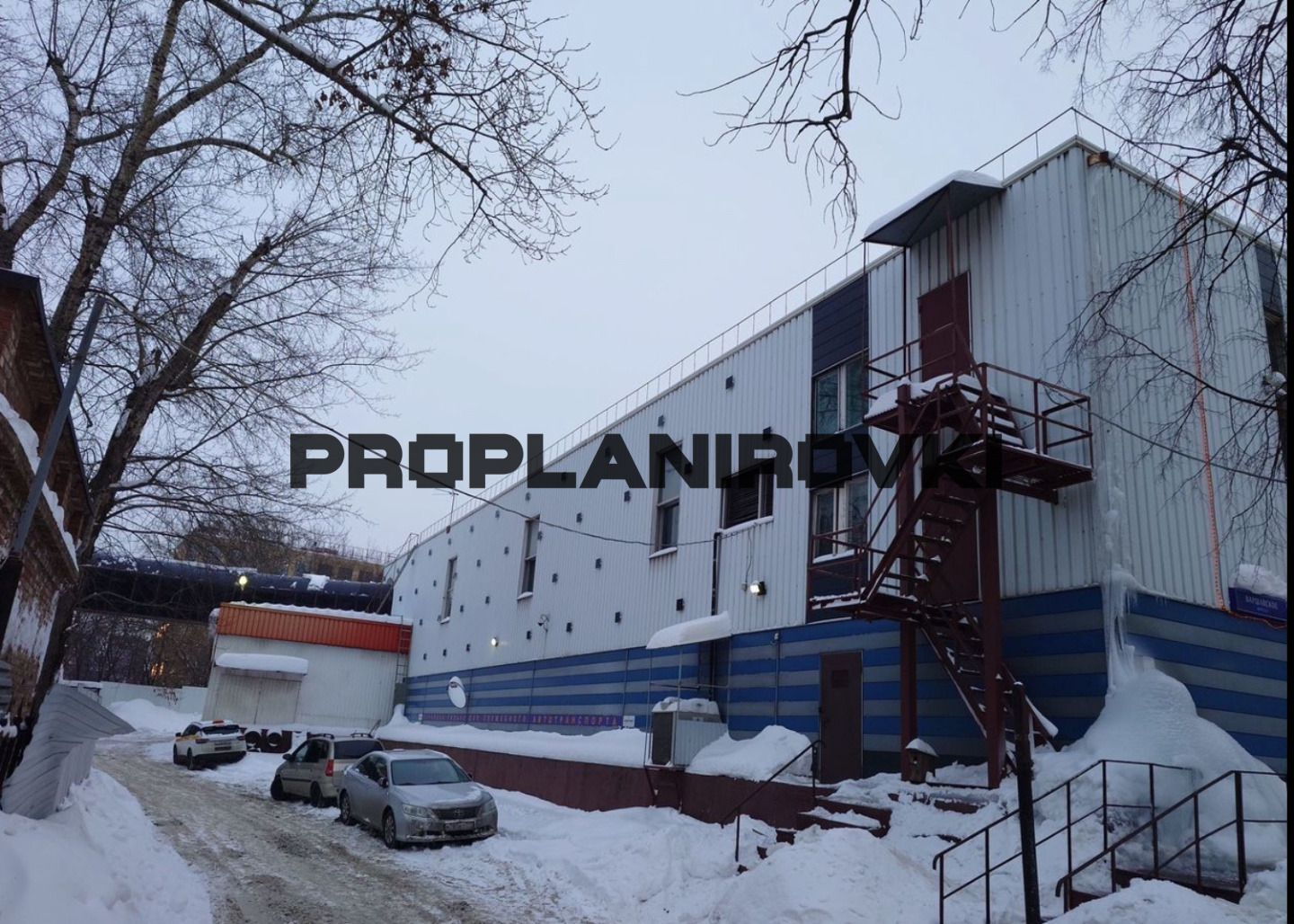 ЛОТ 3264. БЕЗ КОМИССИИ! ПРЕДЛОЖЕНИЕ ОТ СОБСТВЕННИКА! Сдается в аренду складская площадь с отоплением.

Доступ 24/7, центральное отопление, ворота в нулевой уровень и с пандусом, подъемник на 1.5 тонны. Санузел в помещении. На территории располагается отличная столовая. Залог - 1 мес.

Прямая аренда.